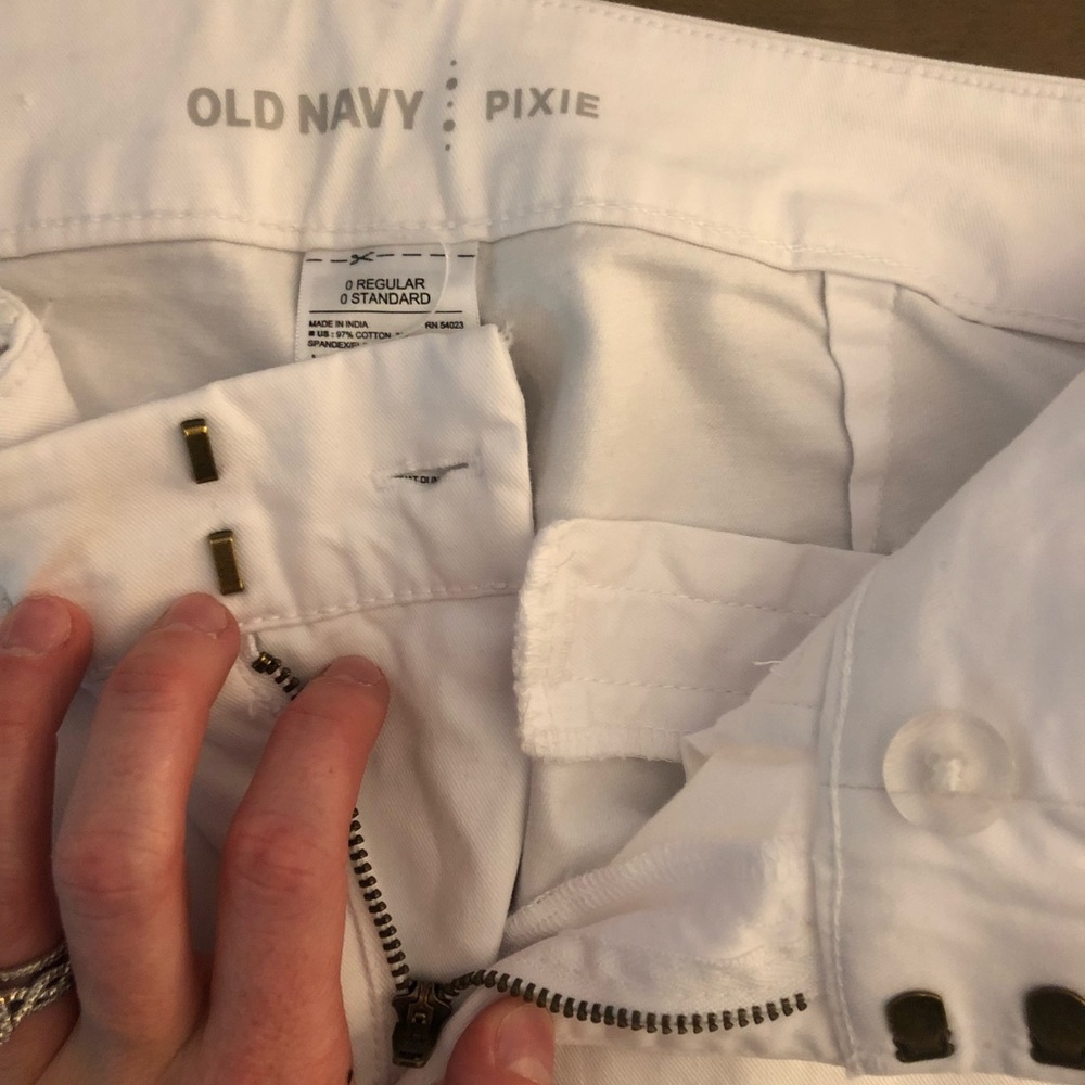 Old Navy White Pixie Pants